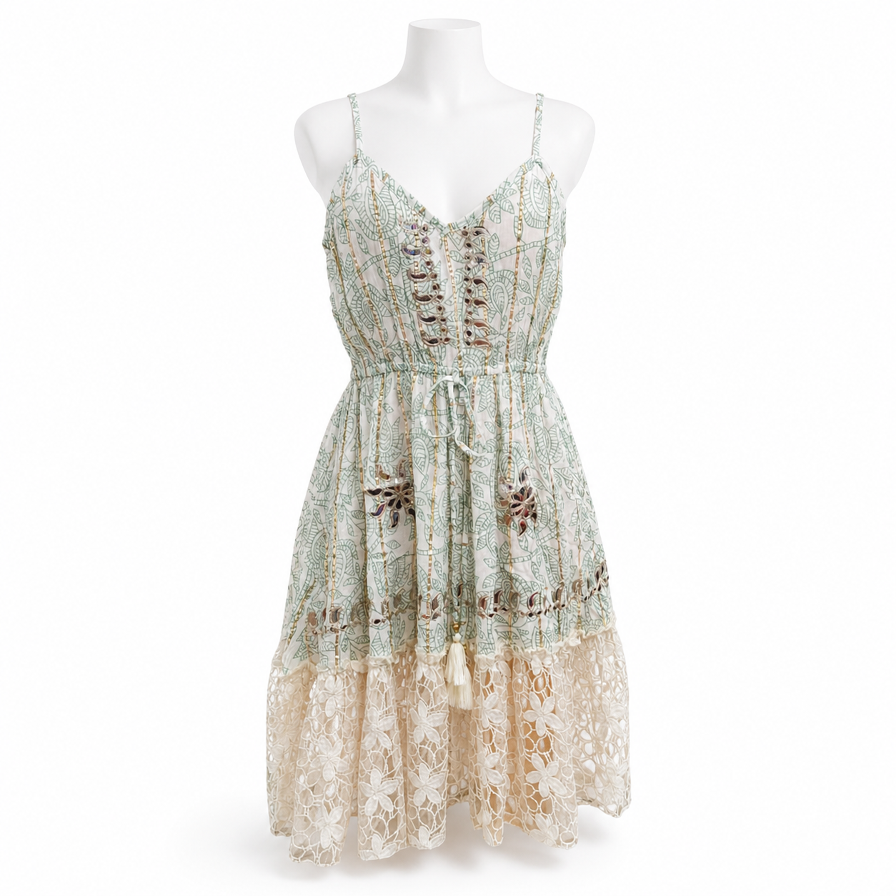 Style 10589 S, photo 1, on a white mannequin