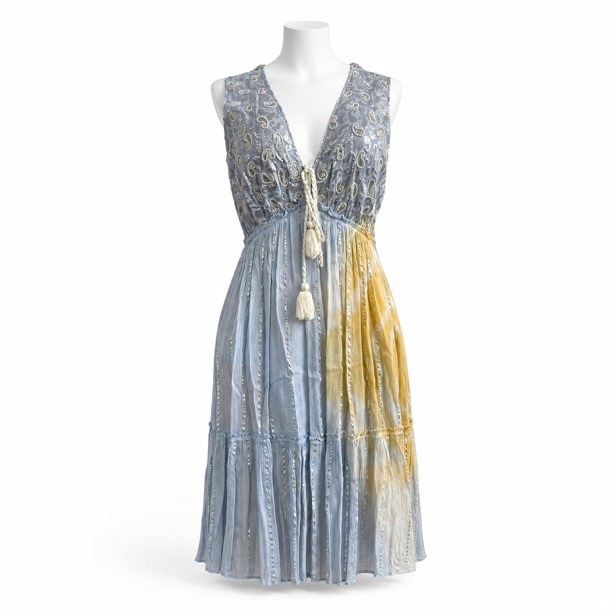 Style 11020, photo 1, on a white mannequin