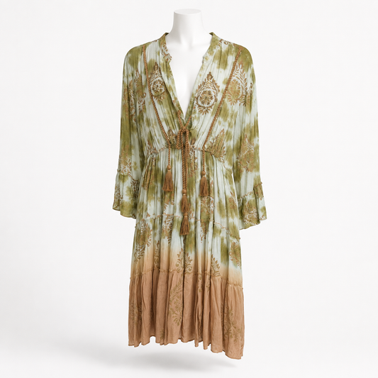 Style 11031, photo 1, on a white mannequin