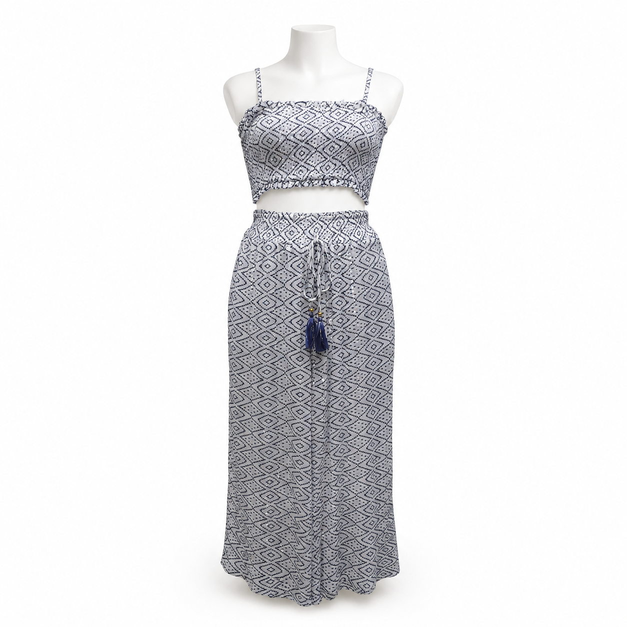 Style Z 135 garment on a white mannequin