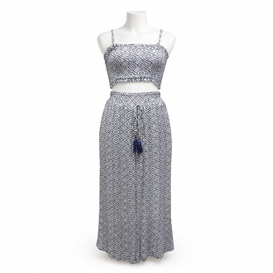 Style Z 135 garment on a white mannequin