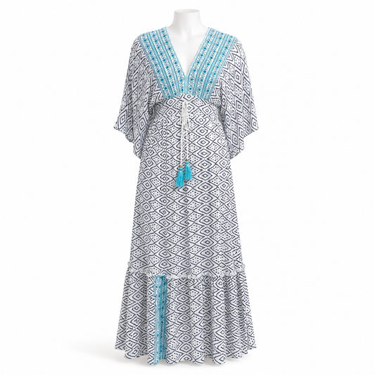 Style Z 142 garment on a white mannequin